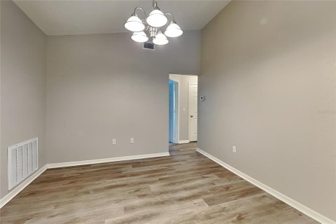 Villa ou maison à louer à Lakeland, Floride: 3 chambres, 114.08 m2 № 2418746 - photo 4