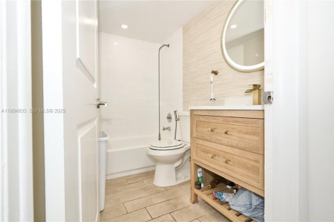 Condominio en venta en Cutler Bay, Florida, 1 dormitorio, 70.61 m2 № 1993650 - foto 12