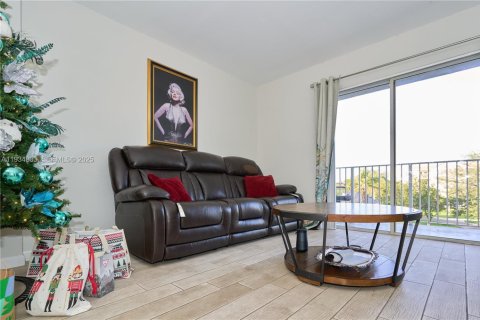 Condominio en venta en Cutler Bay, Florida, 1 dormitorio, 70.61 m2 № 1993650 - foto 6
