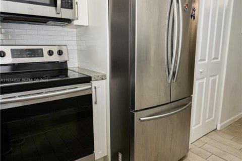 Condominio en venta en Cutler Bay, Florida, 1 dormitorio, 70.61 m2 № 1993650 - foto 9