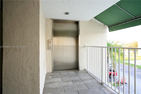 Condominio en venta en Cutler Bay, Florida, 1 dormitorio, 70.61 m2 № 1993650 - foto 16