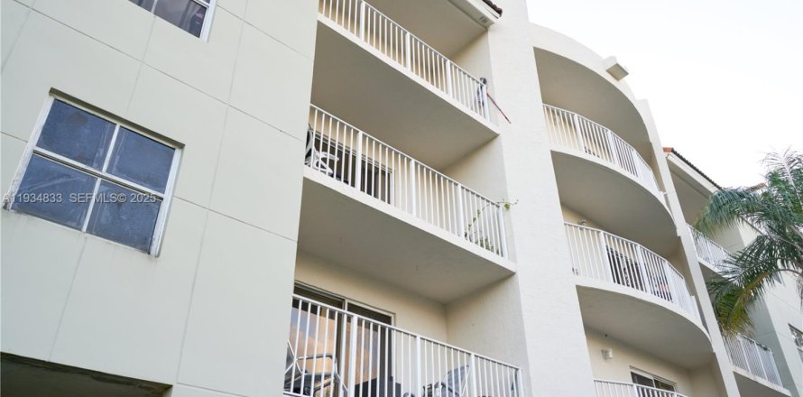 Condominio en Cutler Bay, Florida, 1 dormitorio  № 1993650