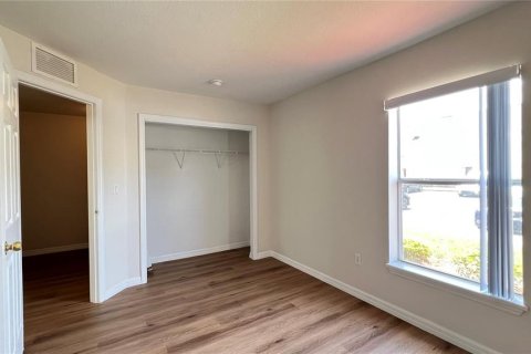 Townhouse in Kissimmee, Florida 4 bedrooms, 174.66 sq.m. № 2291454 - photo 6