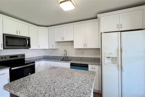 Townhouse in Kissimmee, Florida 4 bedrooms, 174.66 sq.m. № 2291454 - photo 16