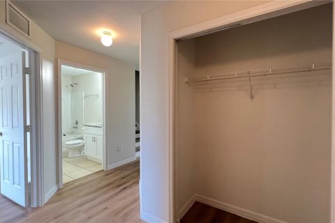 Townhouse in Kissimmee, Florida 4 bedrooms, 174.66 sq.m. № 2291454 - photo 4