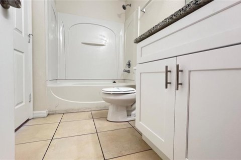 Townhouse in Kissimmee, Florida 4 bedrooms, 174.66 sq.m. № 2291454 - photo 8