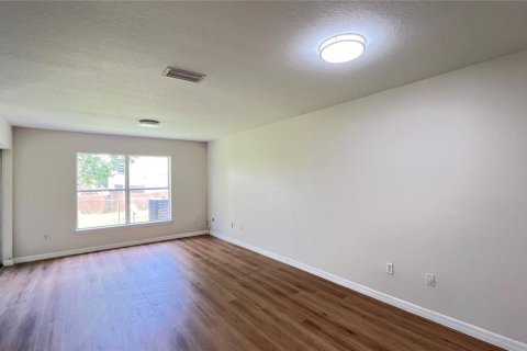 Townhouse in Kissimmee, Florida 4 bedrooms, 174.66 sq.m. № 2291454 - photo 11