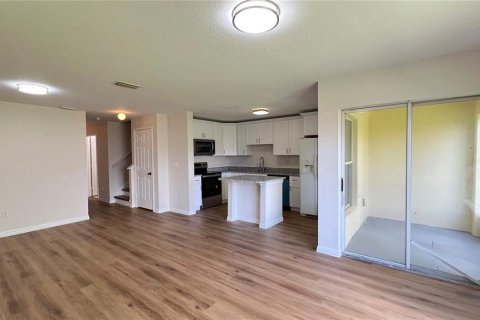 Townhouse in Kissimmee, Florida 4 bedrooms, 174.66 sq.m. № 2291454 - photo 12