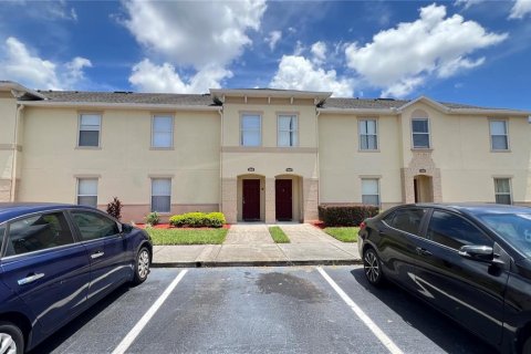 Townhouse in Kissimmee, Florida 4 bedrooms, 174.66 sq.m. № 2291454 - photo 2