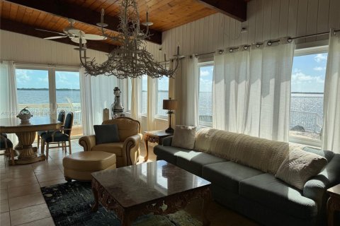 Apartment in Key Largo, Florida 3 bedrooms, 159.61 sq.m. № 2012943 - photo 2