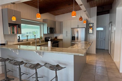 Apartment in Key Largo, Florida 3 bedrooms, 159.61 sq.m. № 2012943 - photo 4