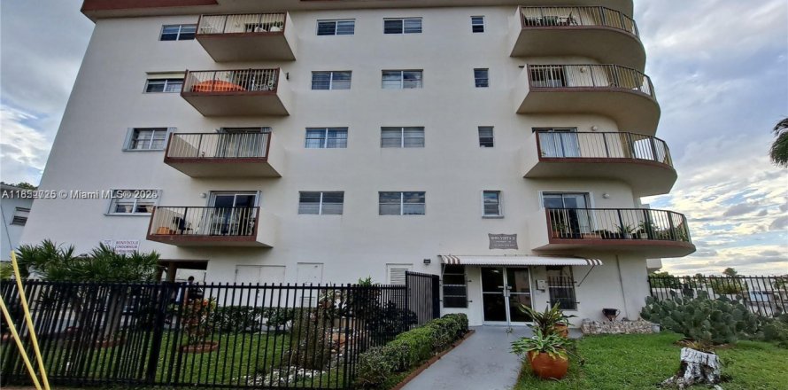 Condo à Miami Beach, Floride, 2 chambres № 1859210