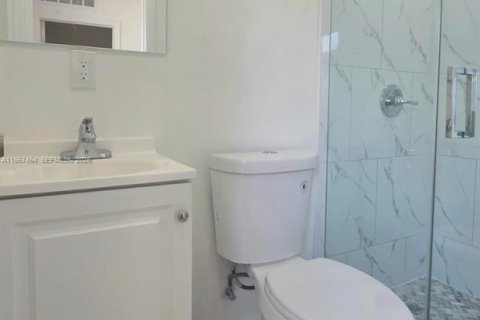 Commercial property in Miami, Florida 1 bedroom № 2011331 - photo 8