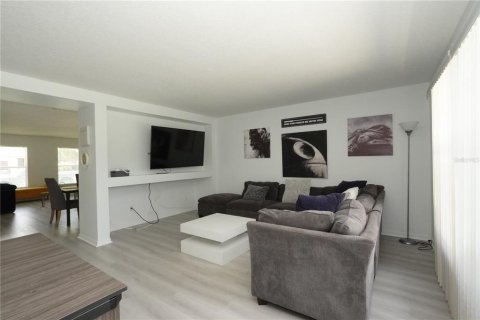 Villa ou maison à louer à Clermont, Floride: 5 chambres, 272.95 m2 № 2388720 - photo 7