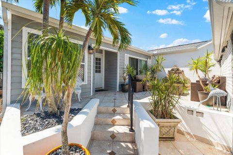 House in Bradenton, Florida 3 bedrooms, 134.06 sq.m. № 1670808 - photo 4