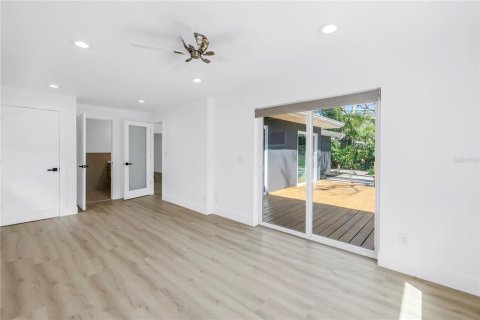 Villa ou maison à louer à Dunedin, Floride: 4 chambres, 204.38 m2 № 1916447 - photo 13