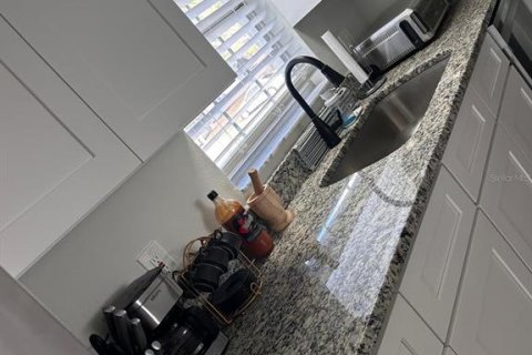 Villa ou maison à louer à Altamonte Springs, Floride: 4 chambres, 179.3 m2 № 2106319 - photo 10