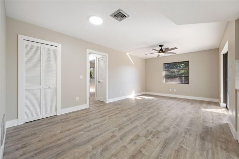 House in Englewood, Florida 3 bedrooms, 146.79 sq.m. № 1907492 - photo 14