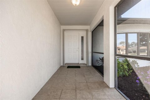 House in Englewood, Florida 3 bedrooms, 146.79 sq.m. № 1907492 - photo 2