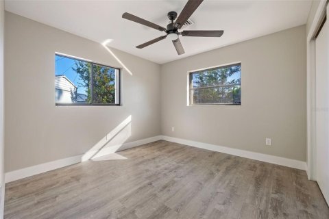 House in Englewood, Florida 3 bedrooms, 146.79 sq.m. № 1907492 - photo 25