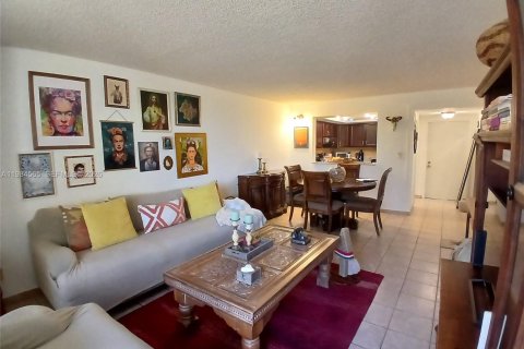 Condominio en venta en Miami, Florida, 2 dormitorios, 86.96 m2 № 2045742 - foto 13