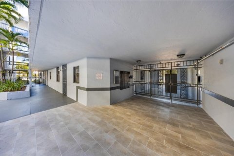 Condominio en venta en Miami, Florida, 2 dormitorios, 86.96 m2 № 2045742 - foto 3
