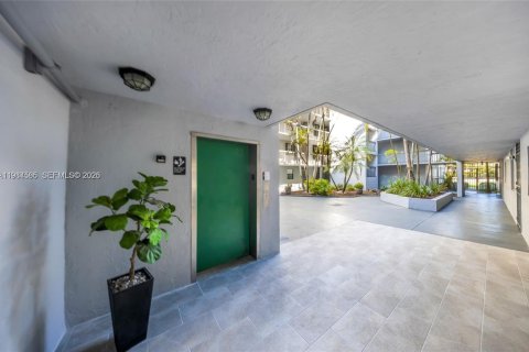 Condominio en venta en Miami, Florida, 2 dormitorios, 86.96 m2 № 2045742 - foto 6