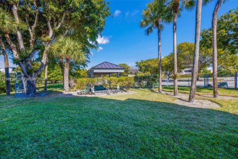 Condominio en venta en Miami, Florida, 2 dormitorios, 86.96 m2 № 2045742 - foto 26