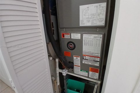 Condominio en venta en Miami, Florida, 2 dormitorios, 86.96 m2 № 2045742 - foto 25