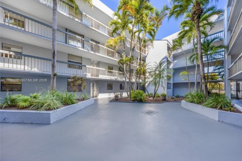Condominio en venta en Miami, Florida, 2 dormitorios, 86.96 m2 № 2045742 - foto 5