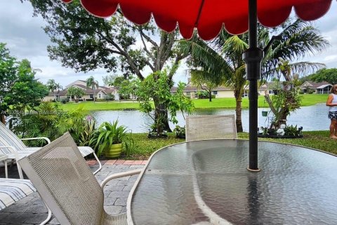 House in Deerfield Beach, Florida 3 bedrooms, 138.05 sq.m. № 1811945 - photo 28