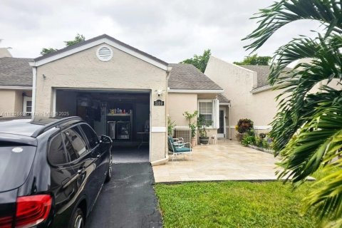 House in Deerfield Beach, Florida 3 bedrooms, 138.05 sq.m. № 1811945 - photo 24