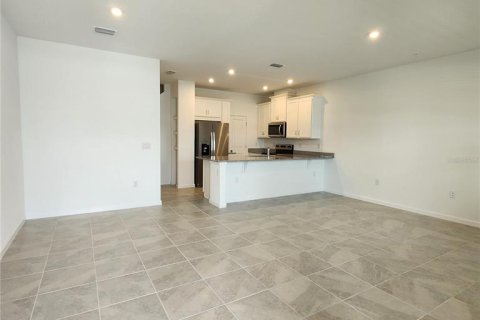 Townhouse in Apopka, Florida 3 bedrooms, 137.12 sq.m. № 1916780 - photo 3