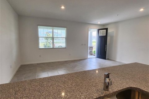 Townhouse in Apopka, Florida 3 bedrooms, 137.12 sq.m. № 1916780 - photo 4
