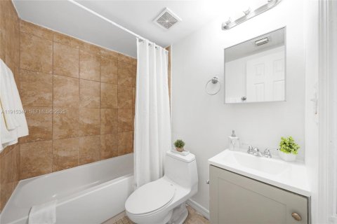 Снять в аренду кондоминиум в Форт-Лодердейл, Флорида 2 спальни, 61.32м2, № 2034634 - фото 4