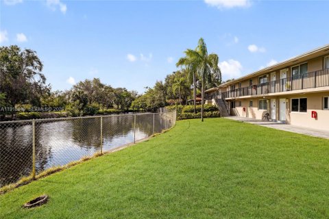 Copropriété à louer à Fort Lauderdale, Floride: 2 chambres, 61.32 m2 № 2034634 - photo 10