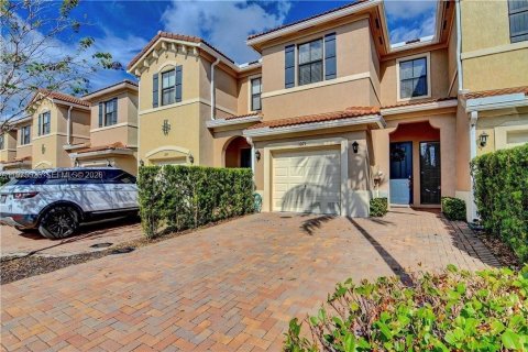 Touwnhouse à Pompano Beach, Floride 3 chambres, 131.92 m2 № 2042765
