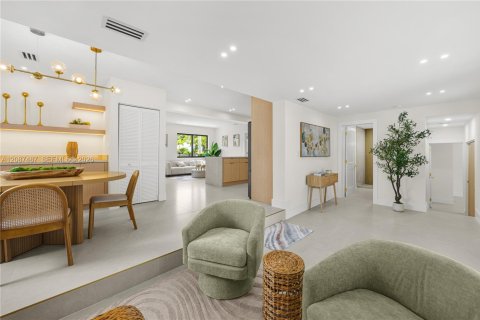 Villa ou maison à vendre à Miami, Floride: 4 chambres, 181.81 m2 № 2365028 - photo 22