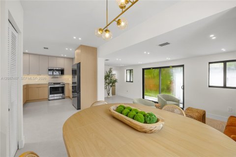 Villa ou maison à vendre à Miami, Floride: 4 chambres, 181.81 m2 № 2365028 - photo 19