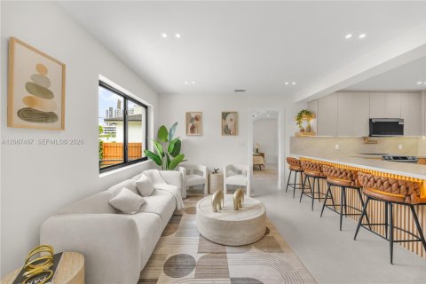 Villa ou maison à vendre à Miami, Floride: 4 chambres, 181.81 m2 № 2365028 - photo 7