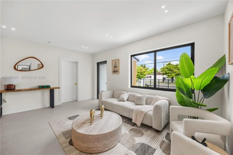 Villa ou maison à vendre à Miami, Floride: 4 chambres, 181.81 m2 № 2365028 - photo 8