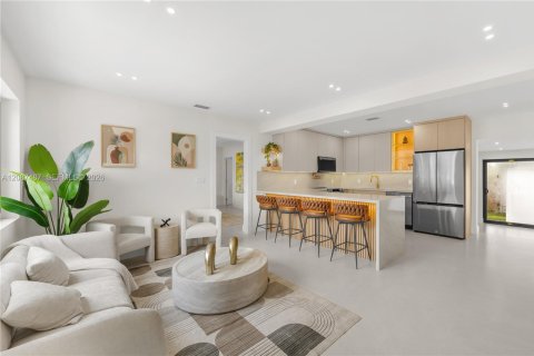 Villa ou maison à vendre à Miami, Floride: 4 chambres, 181.81 m2 № 2365028 - photo 6