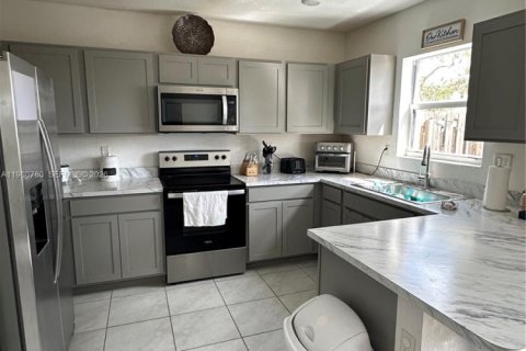 Touwnhouse à vendre à Florida City, Floride: 4 chambres, 157.93 m2 № 2045012 - photo 4