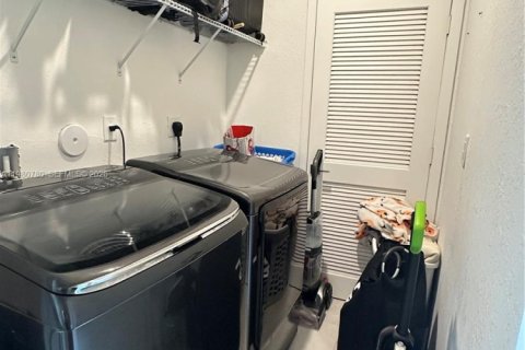 Touwnhouse à vendre à Florida City, Floride: 4 chambres, 157.93 m2 № 2045012 - photo 11