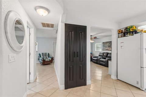 House in Aripeka, Florida 3 bedrooms, 167.22 sq.m. № 2287152 - photo 15
