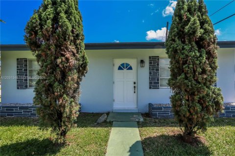 Villa ou maison à vendre à Tamarac, Floride: 2 chambres, 95.32 m2 № 2172403 - photo 18