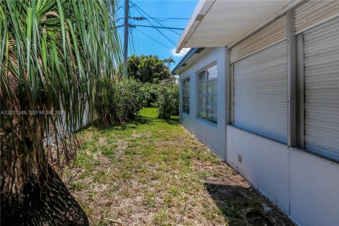 Villa ou maison à vendre à Tamarac, Floride: 2 chambres, 95.32 m2 № 2172403 - photo 22