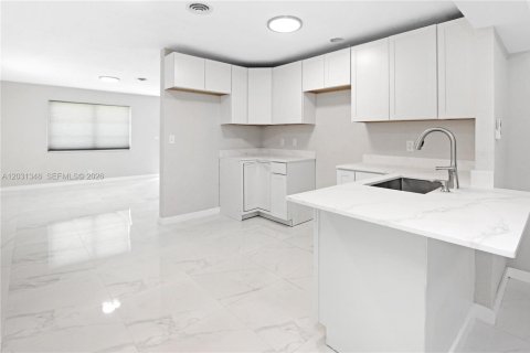 Villa ou maison à vendre à Tamarac, Floride: 2 chambres, 95.32 m2 № 2172403 - photo 6