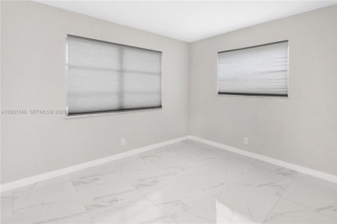 Villa ou maison à vendre à Tamarac, Floride: 2 chambres, 95.32 m2 № 2172403 - photo 14