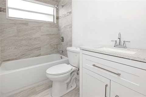 Villa ou maison à vendre à Tamarac, Floride: 2 chambres, 95.32 m2 № 2172403 - photo 16